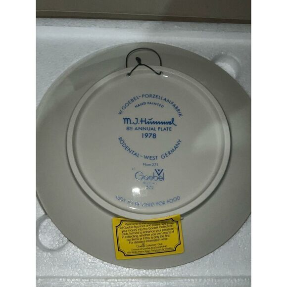 Goebel M.J. Hummel 1978 Annual Collectable Plate - Picture 2 of 10
